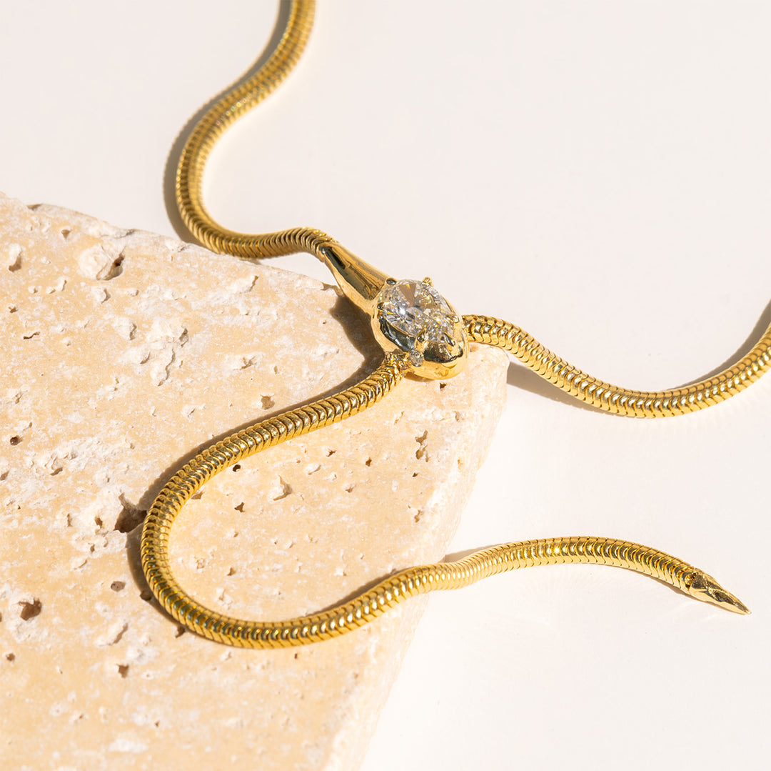 Serpent Lariat