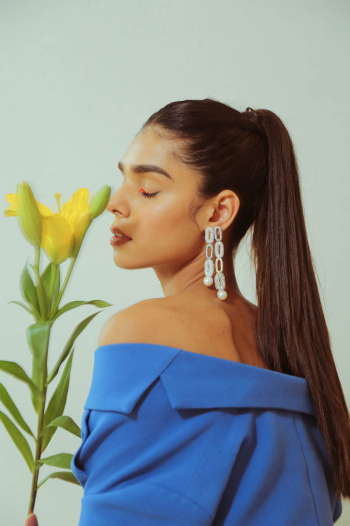 Glow up Earrings / White / One Size