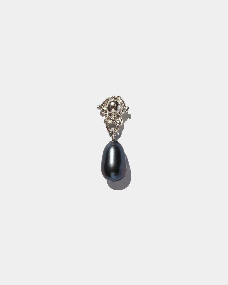 Eduardus single earring / dark rainbow pearl
